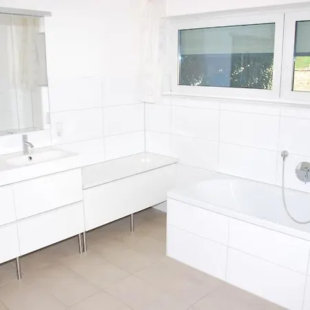 Apartamento 2,5 Zi 80 Qm, Ggü Uni Enc - Hubi