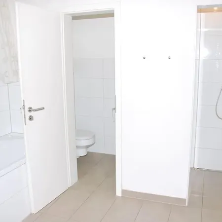 120qm Noble, Uni Enc Beside, 5min To Mainstation Or Autobahn, 50m To Busstop Апартаменты